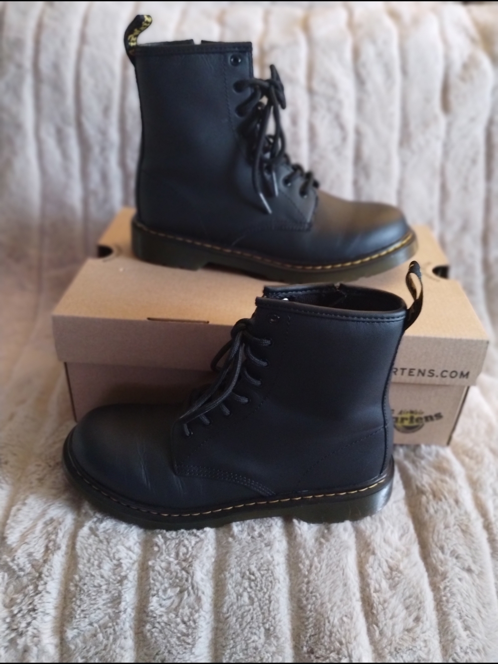 Dr. Martens 1460 Black Leather Combat Boots Women’s 7 Softy T Lace Up